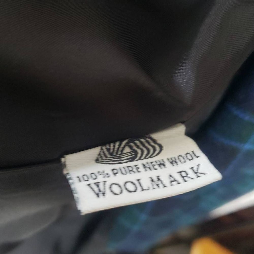 Vintage Women Pendleton Green and Blue Plaid Jacket - Picture 5 of 10